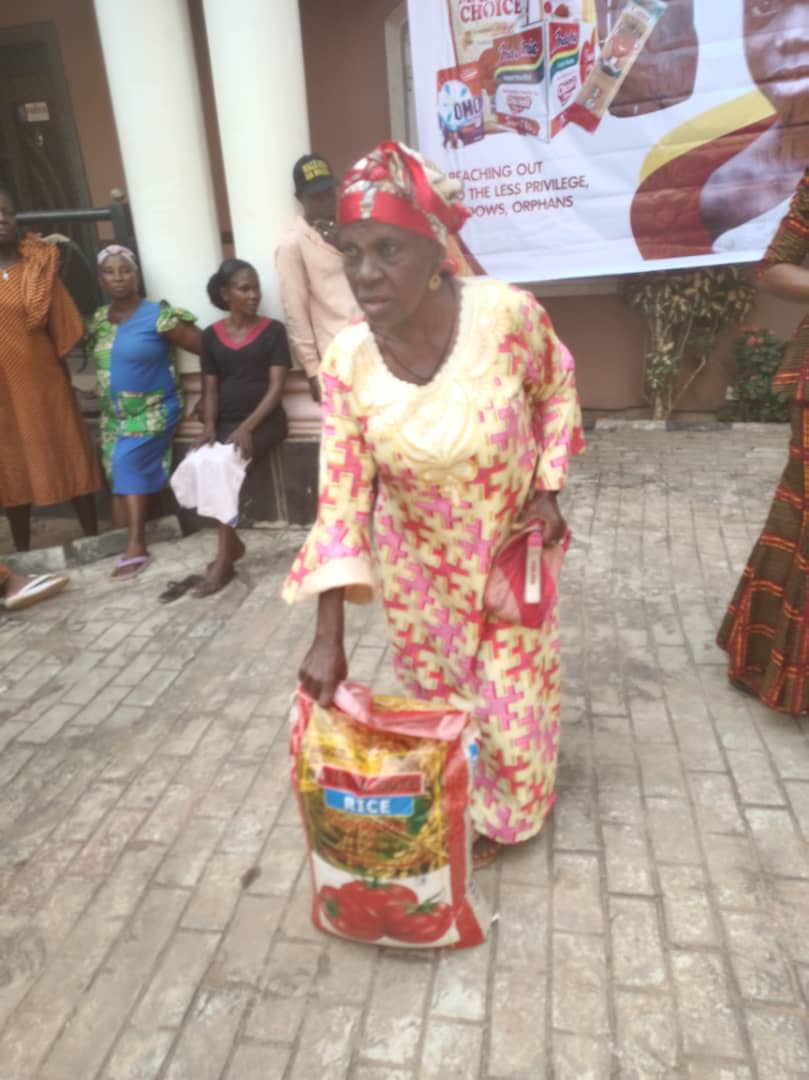 Food drive distribution by the Ojemba and Sam Foundation
