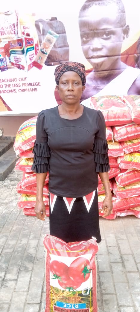 Food drive distribution by the Ojemba and Sam Foundation