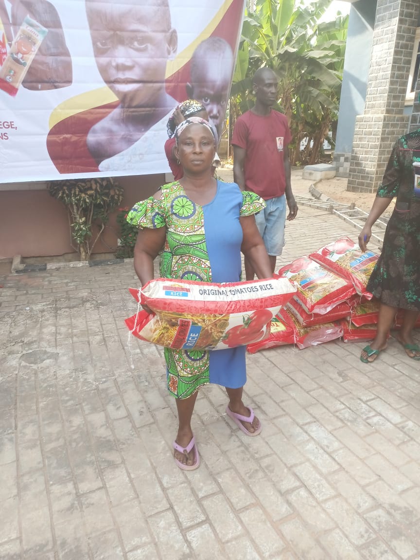 Food drive distribution by the Ojemba and Sam Foundation