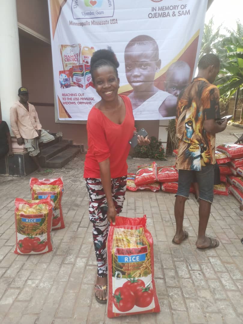 Food drive distribution by the Ojemba and Sam Foundation