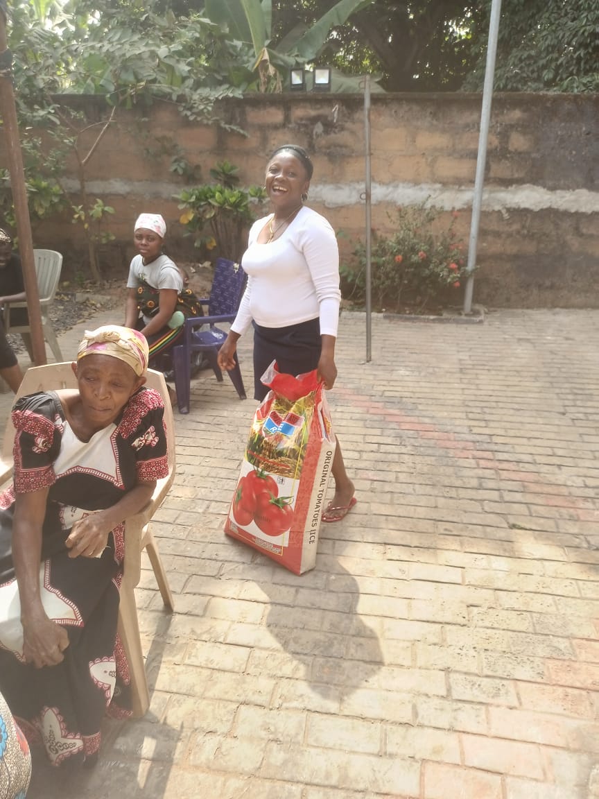 Food drive distribution by the Ojemba and Sam Foundation