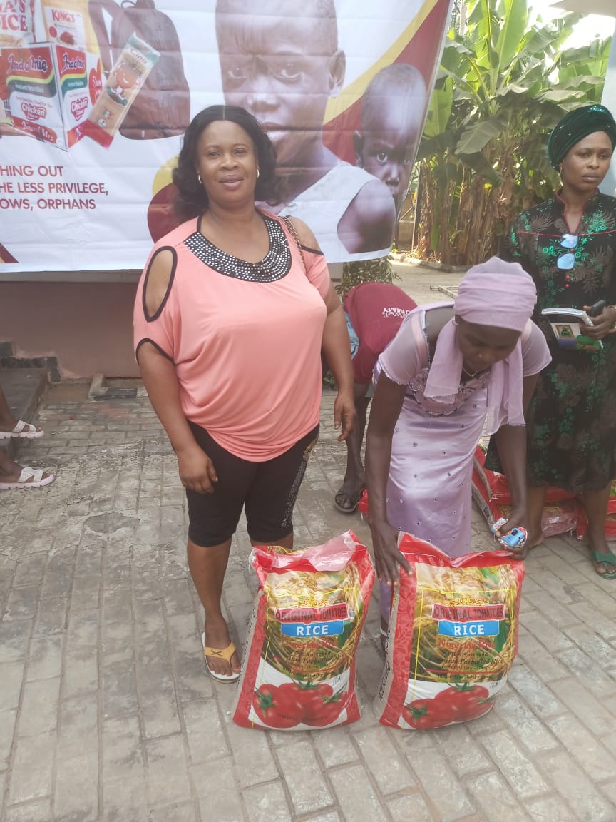 Food drive distribution by the Ojemba and Sam Foundation