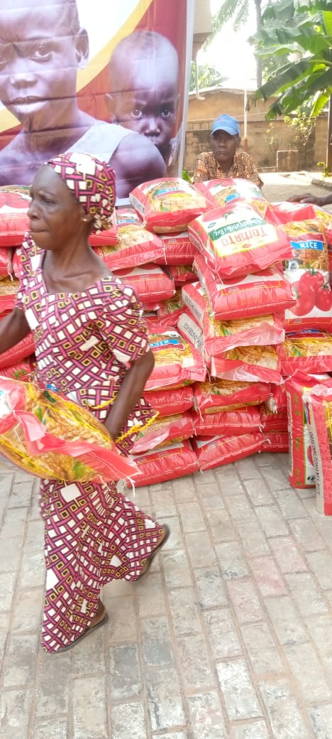 Food drive distribution by the Ojemba and Sam Foundation