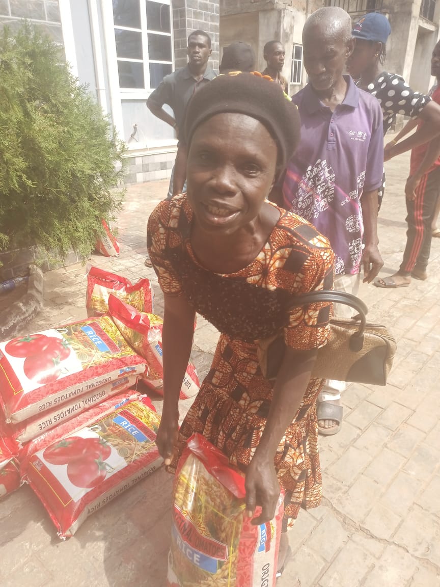 Food drive distribution by the Ojemba and Sam Foundation
