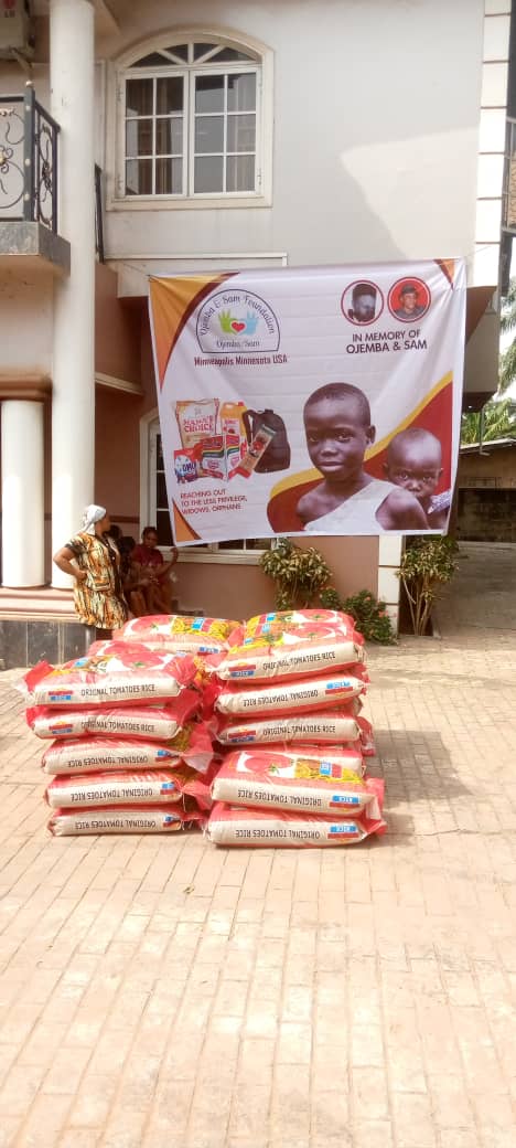 Food drive distribution by the Ojemba and Sam Foundation