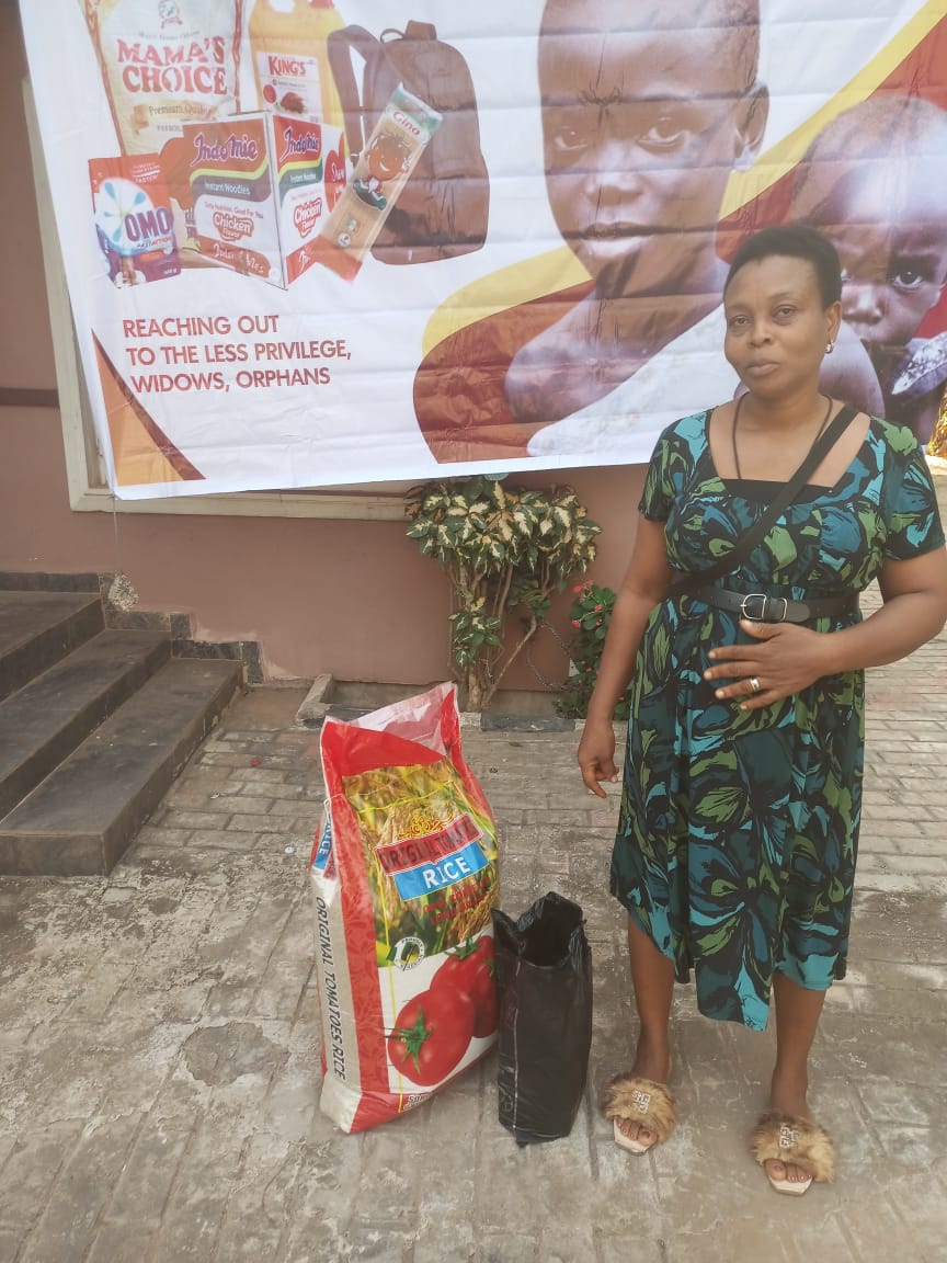 Food drive distribution by the Ojemba and Sam Foundation