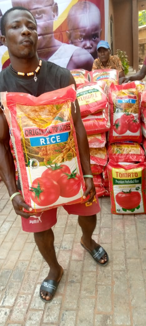 Food drive distribution by the Ojemba and Sam Foundation