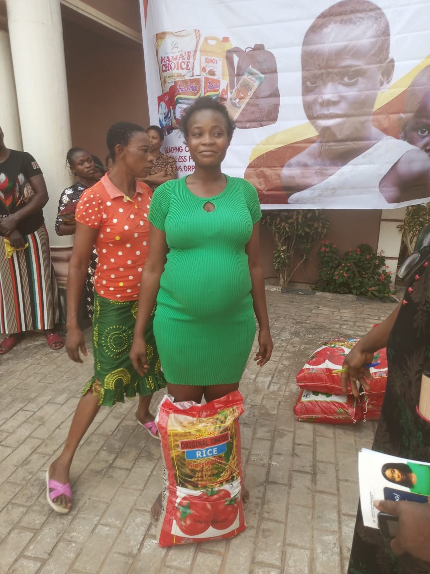 Food drive distribution by the Ojemba and Sam Foundation