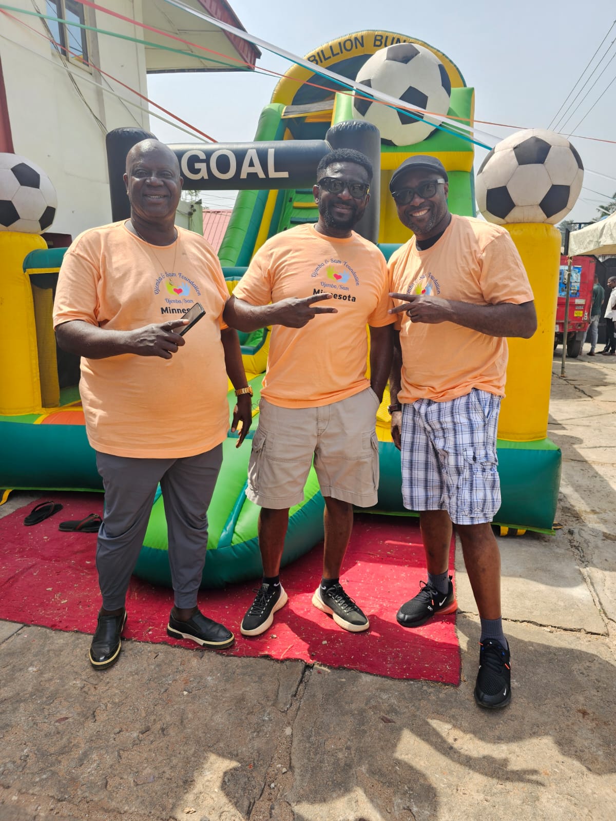 Food drive distribution by the Ojemba and Sam Foundation