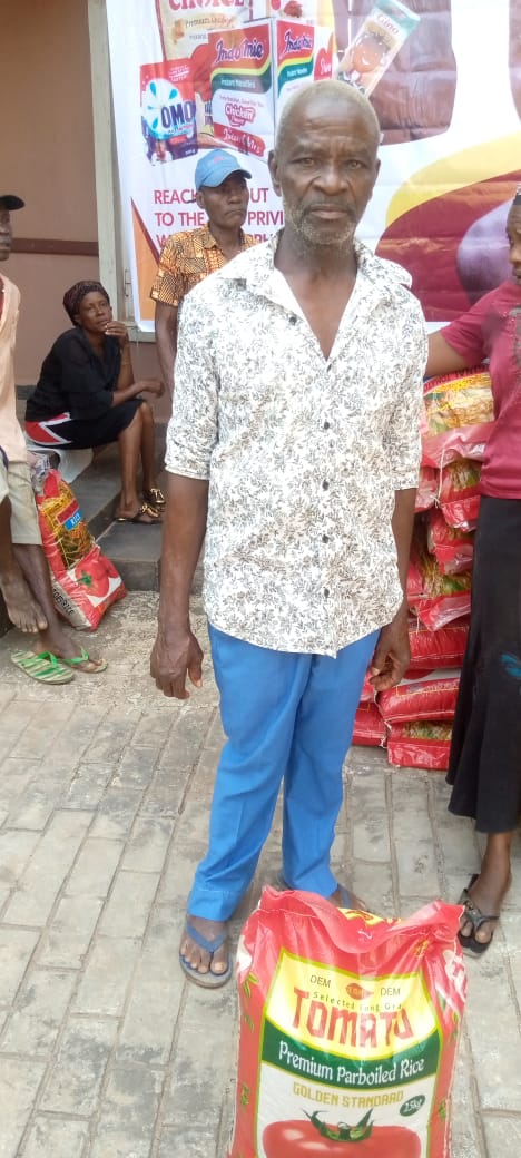 Food drive distribution by the Ojemba and Sam Foundation