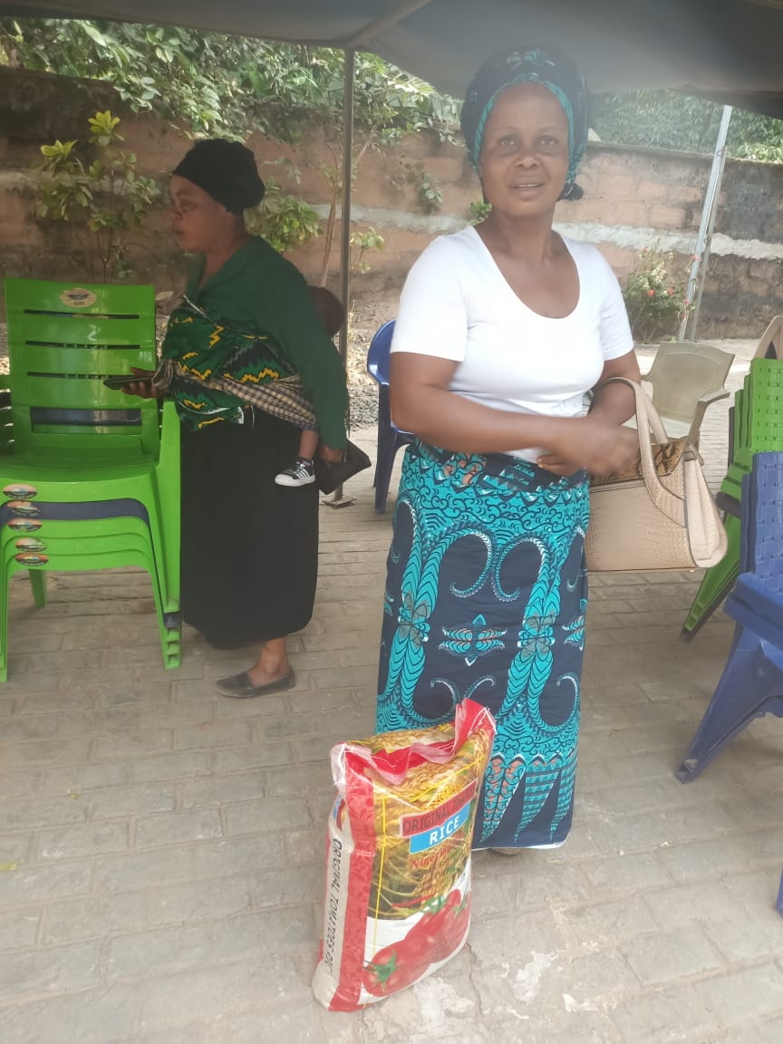 Food drive distribution by the Ojemba and Sam Foundation