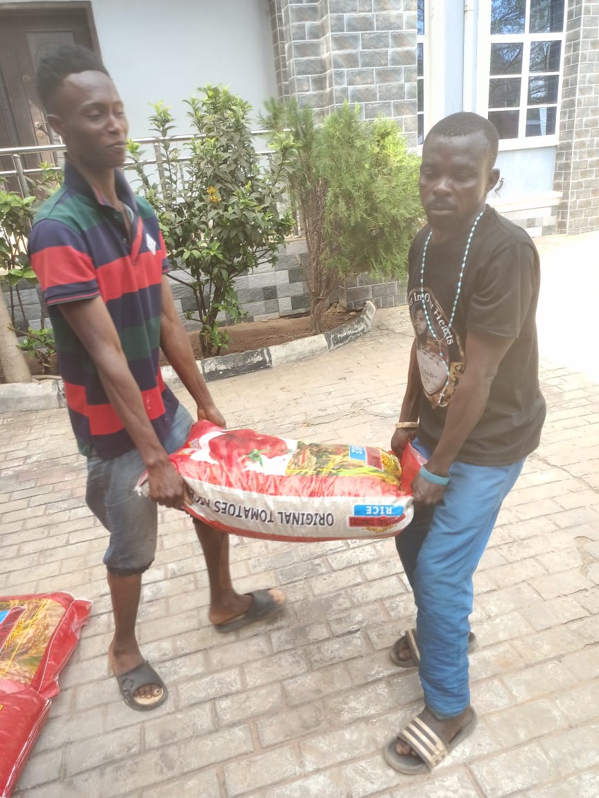 Food drive distribution by the Ojemba and Sam Foundation