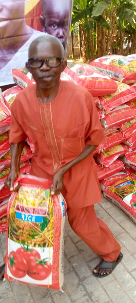 Food drive distribution by the Ojemba and Sam Foundation
