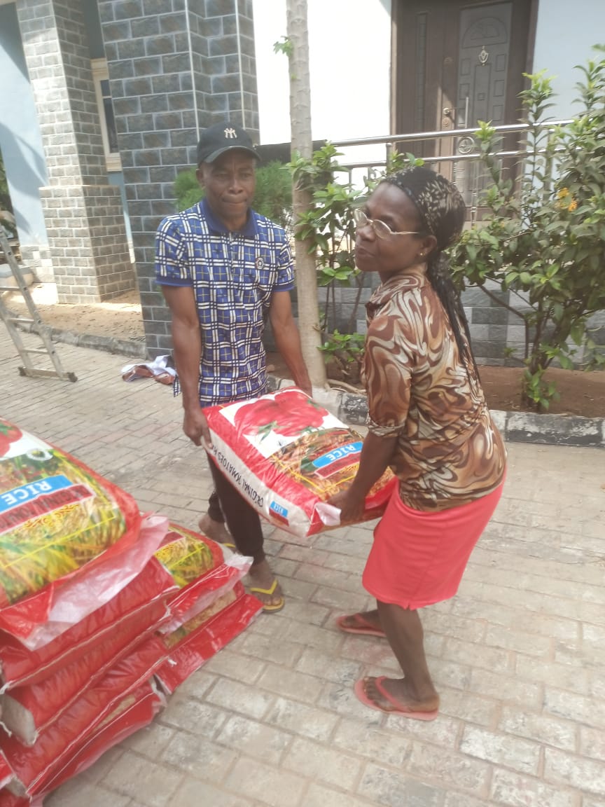 Food drive distribution by the Ojemba and Sam Foundation