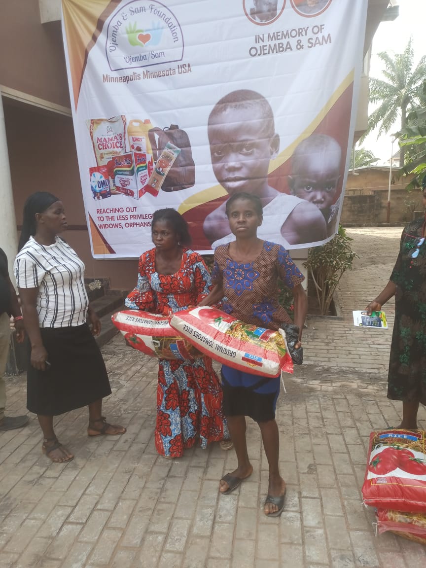 Food drive distribution by the Ojemba and Sam Foundation