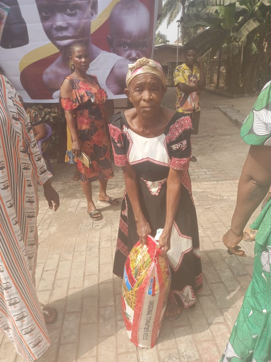Food drive distribution by the Ojemba and Sam Foundation