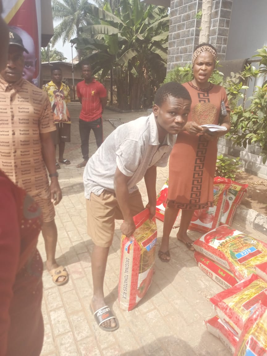 Food drive distribution by the Ojemba and Sam Foundation