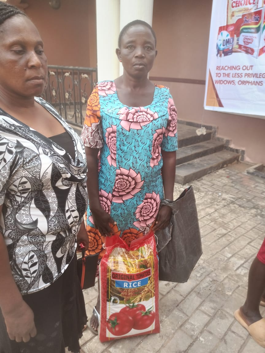 Food drive distribution by the Ojemba and Sam Foundation