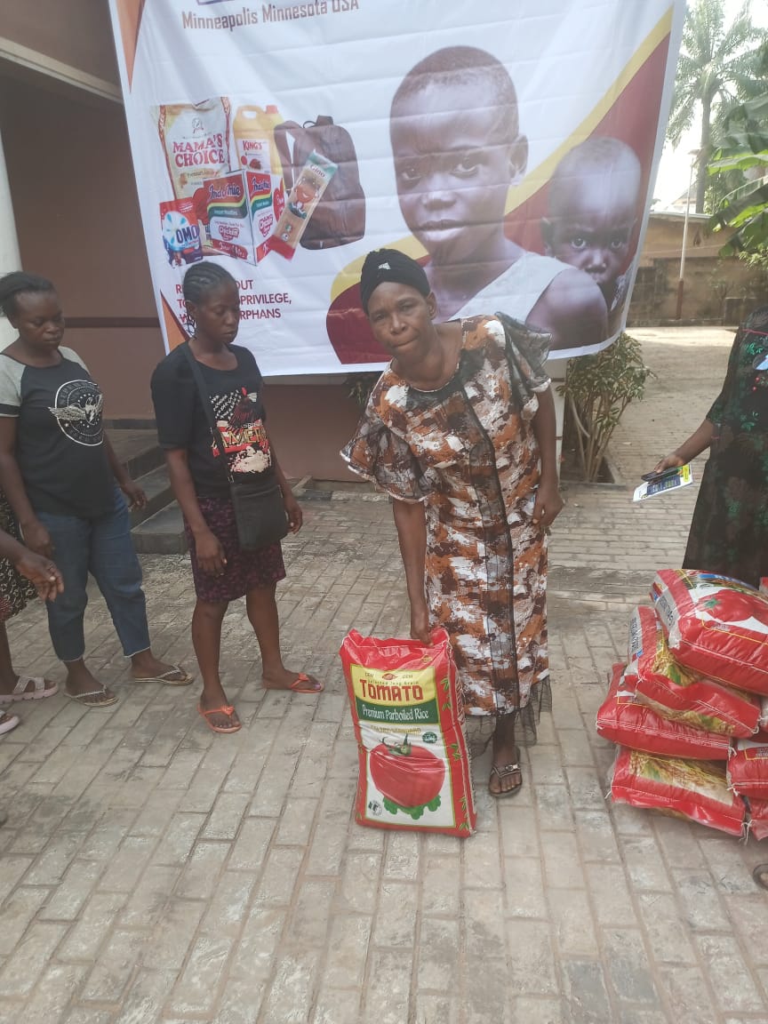 Food drive distribution by the Ojemba and Sam Foundation