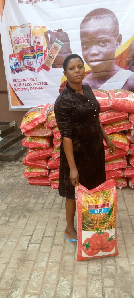 Food drive distribution by the Ojemba and Sam Foundation