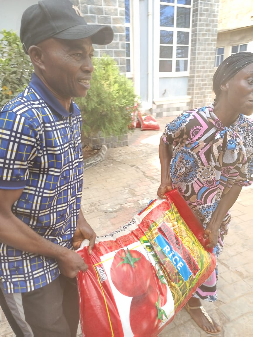 Food drive distribution by the Ojemba and Sam Foundation