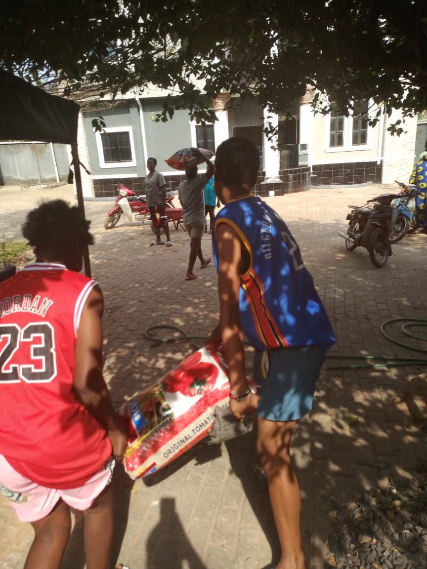 Food drive distribution by the Ojemba and Sam Foundation