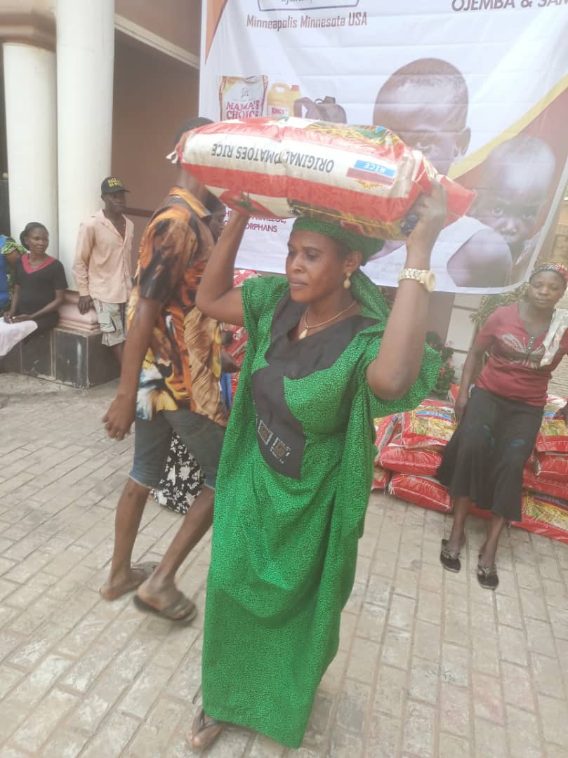 Food drive distribution by the Ojemba and Sam Foundation