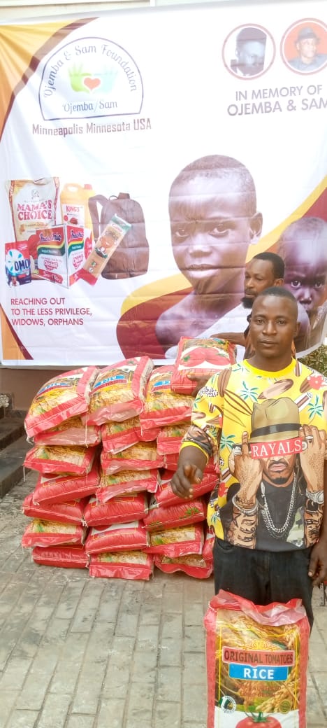 Food drive distribution by the Ojemba and Sam Foundation