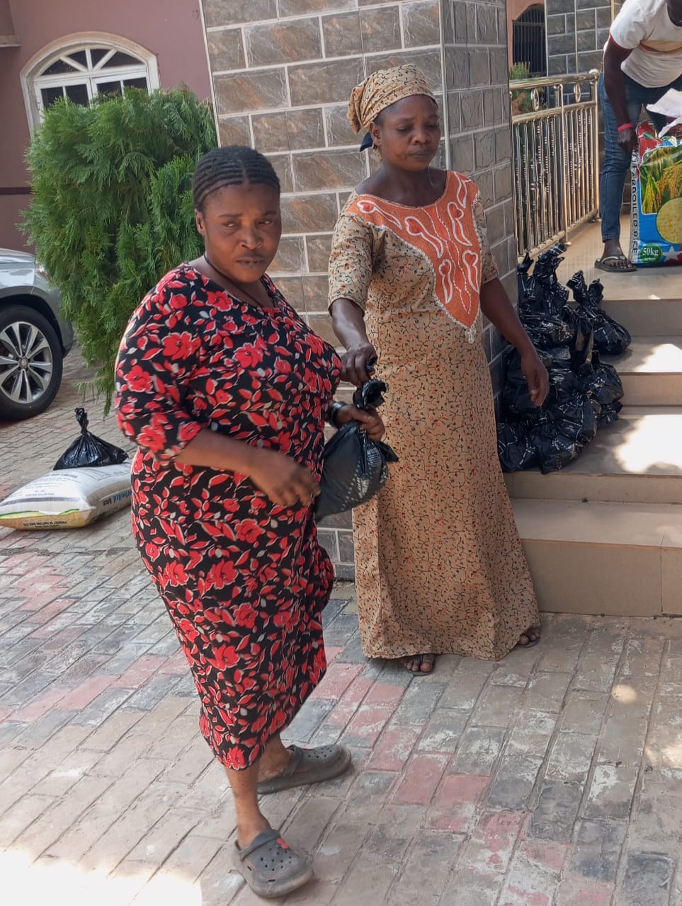 Food drive distribution by the Ojemba and Sam Foundation