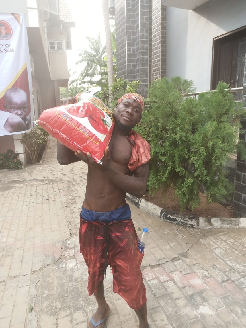 Food drive distribution by the Ojemba and Sam Foundation