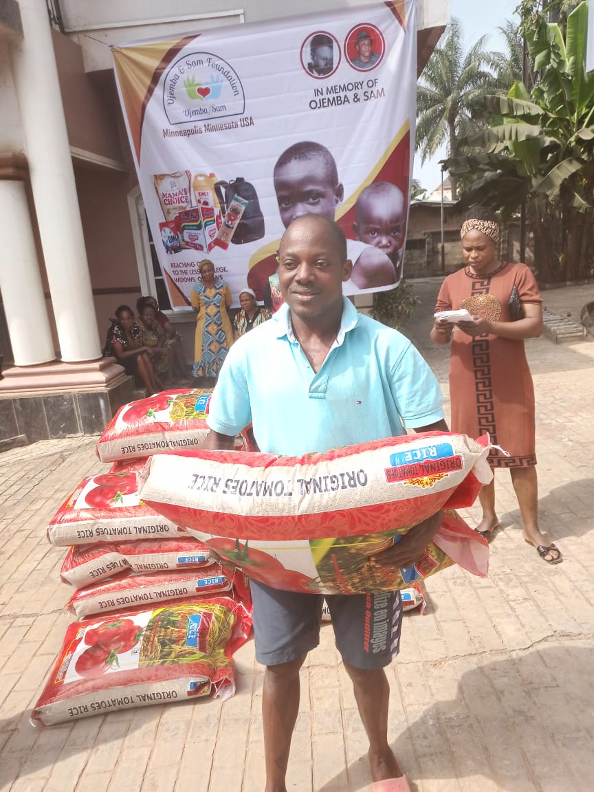 Food drive distribution by the Ojemba and Sam Foundation