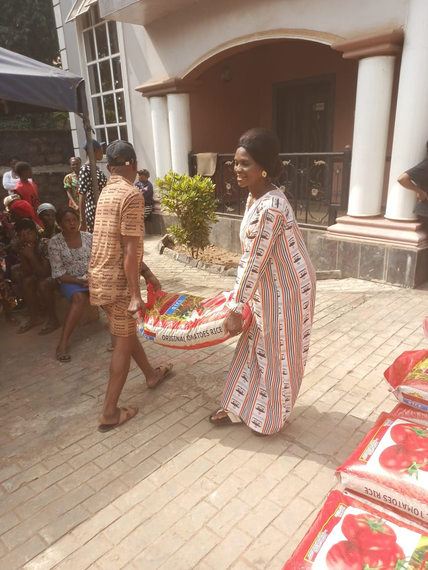 Food drive distribution by the Ojemba and Sam Foundation