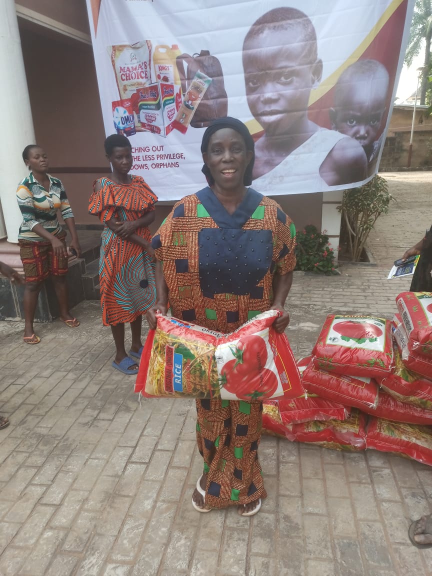 Food drive distribution by the Ojemba and Sam Foundation