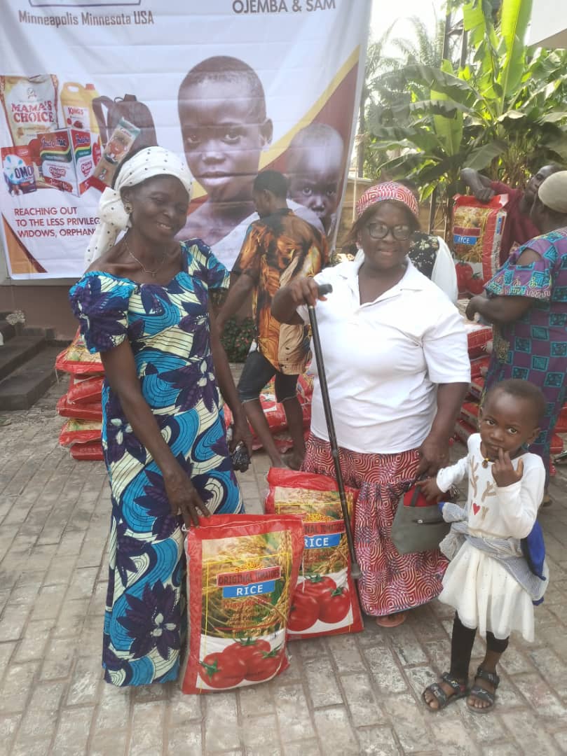 Food drive distribution by the Ojemba and Sam Foundation