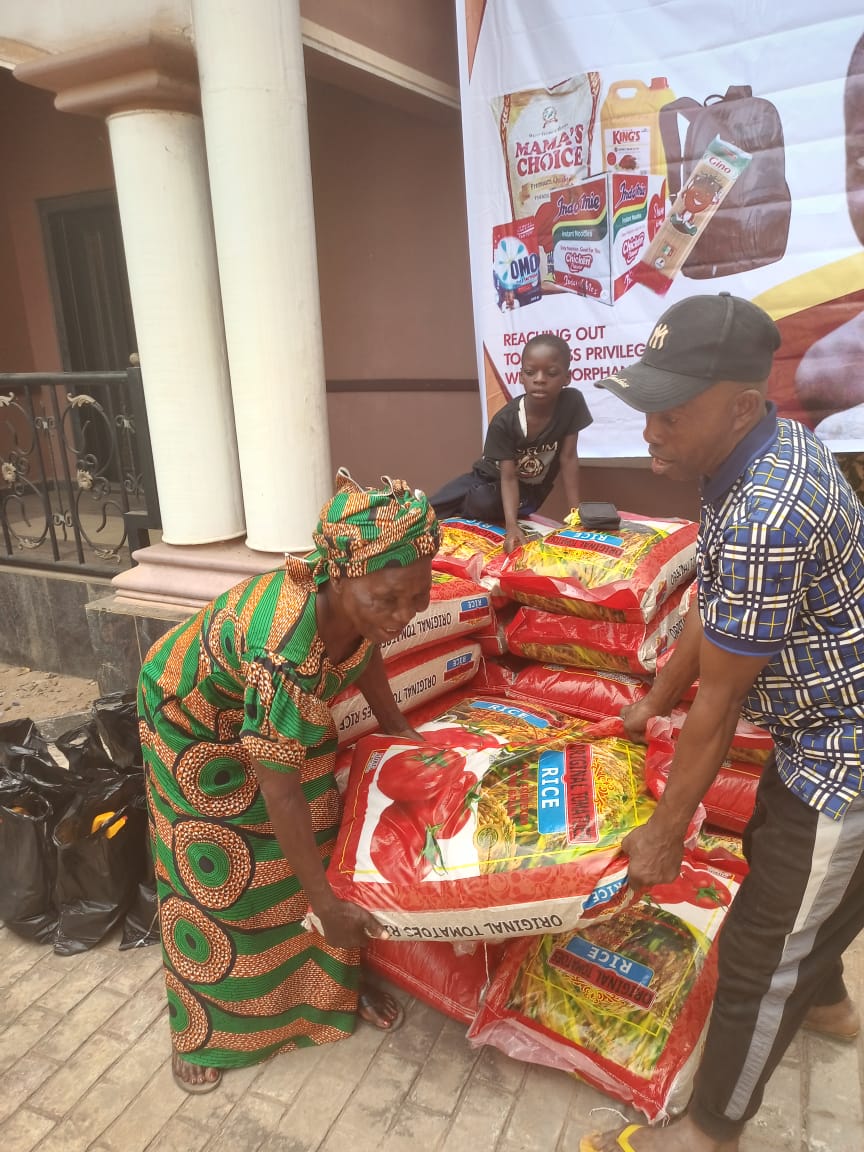 Food drive distribution by the Ojemba and Sam Foundation