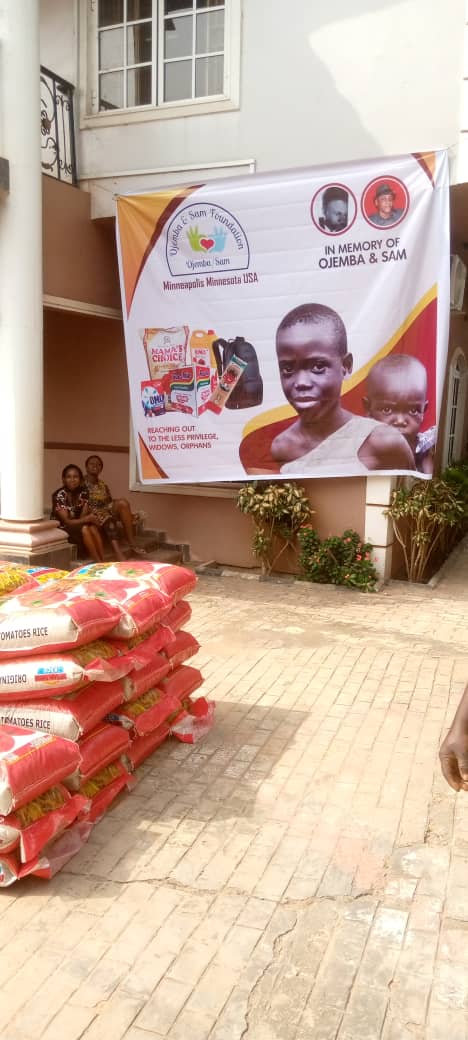 Food drive distribution by the Ojemba and Sam Foundation