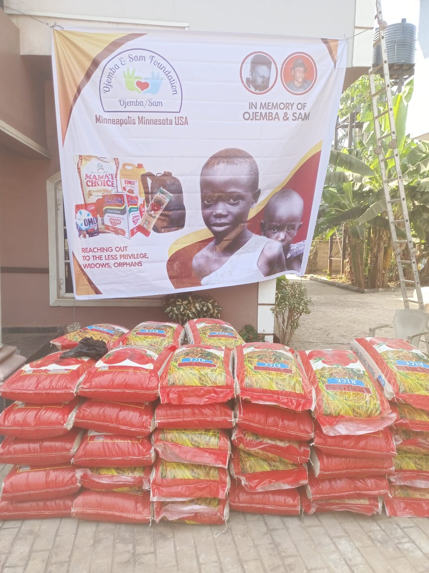 Food drive distribution by the Ojemba and Sam Foundation